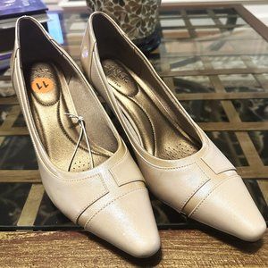 Life Stride Tan Beige Leather Comfort Pumps Sz 11